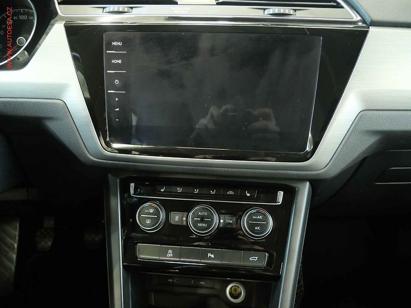 Volkswagen Touran (2022) 2.0TDi, LED, navi, kamera - fotka 13 z 22