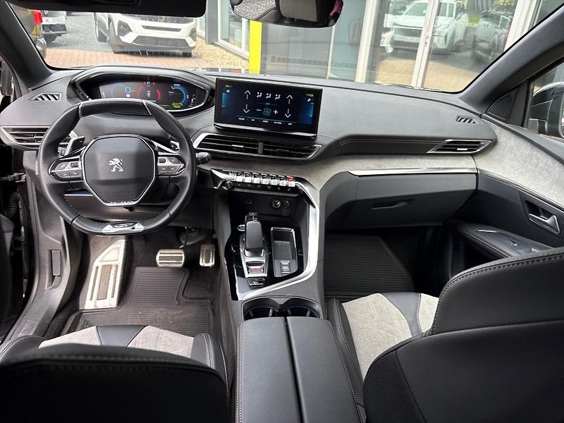 Peugeot 3008 (2021) GT HYBRID 4 300 e-EAT8   - fotka 8 z 12