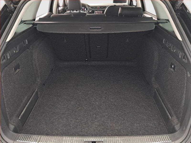 Škoda Superb (2022) Style Plus 1.5 TSI - fotka 14 z 17