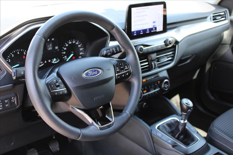 Ford Kuga 1,5 EB  ČR,1.MAJ,TITANIUM,DPH - fotka 26 z 38