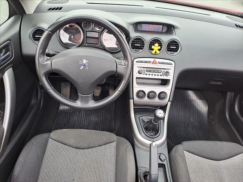 Peugeot 308 CC 1.6i 88kW - fotka 13 z 22