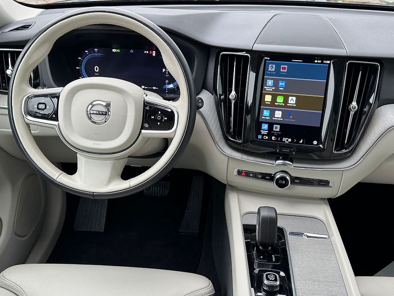 Volvo XC60 B4 AWD PLUS, ACC - fotka 22 z 23