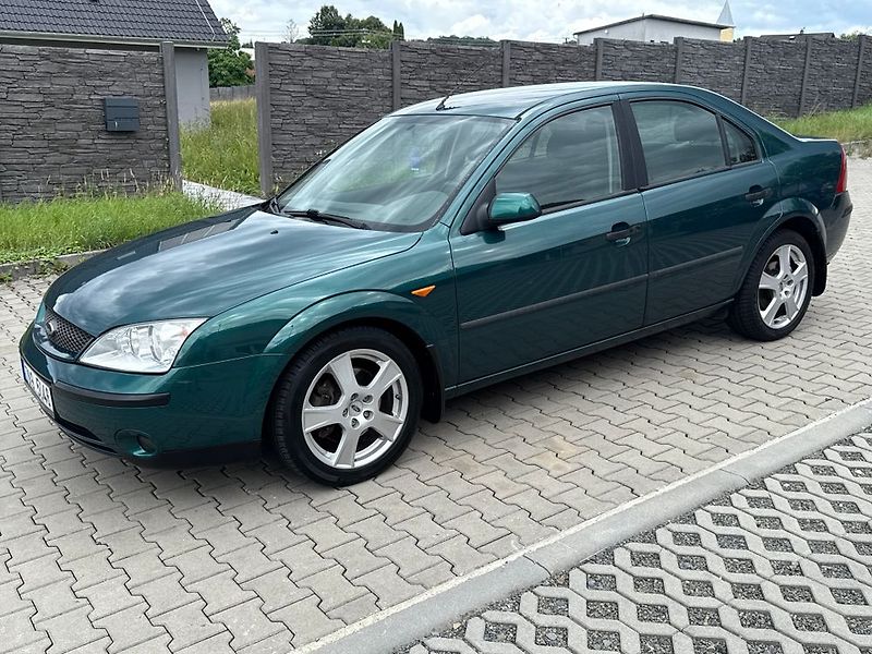 Ford Mondeo (2002) - fotka 24 z 33