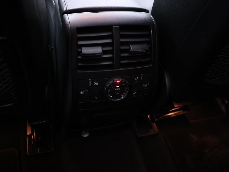Mercedes-Benz GL 350 3,0 155kW 4Matic 7.míst - fotka 33 z 41