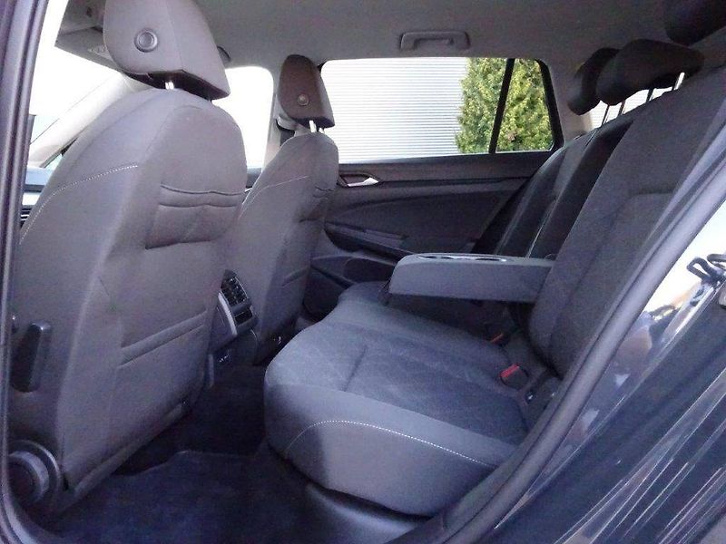 Volkswagen Golf Variant (2022) 1,5TSi/ 96kW Life - fotka 19 z 26