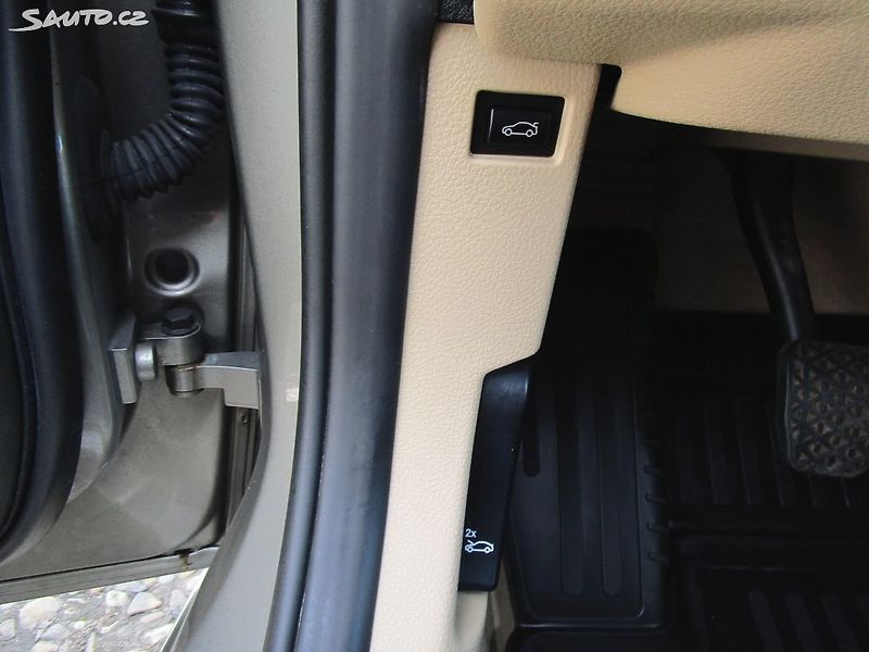BMW Řada 3 318d-xDrive-4x4-2,0D-110KW-Fac - fotka 34 z 44
