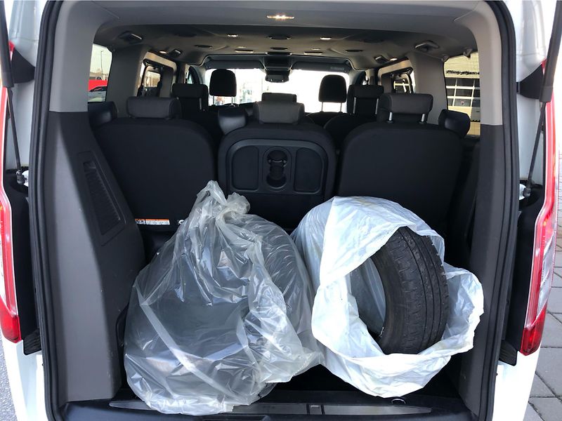 Ford Tourneo Custom 2.0 TDCi  8 Míst - fotka 13 z 26