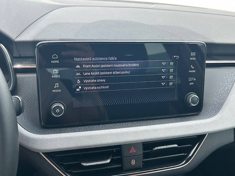 Škoda Scala Top Selection 7DSG 1,0TSI - fotka 15 z 24