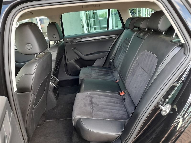 Škoda Superb 1,5 TSI DSG Style plus Rezerva - fotka 23 z 27