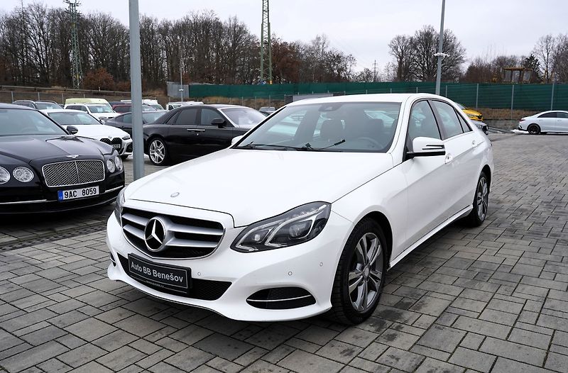 Mercedes-Benz Třídy E E 220d Avantgarde/kůže/AT/ČR - fotka 2 z 36