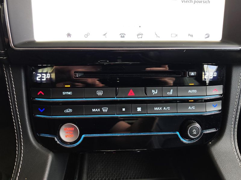 Jaguar F-Pace (2018) 3.0d 221kW S 4x4 AT - fotka 24 z 28