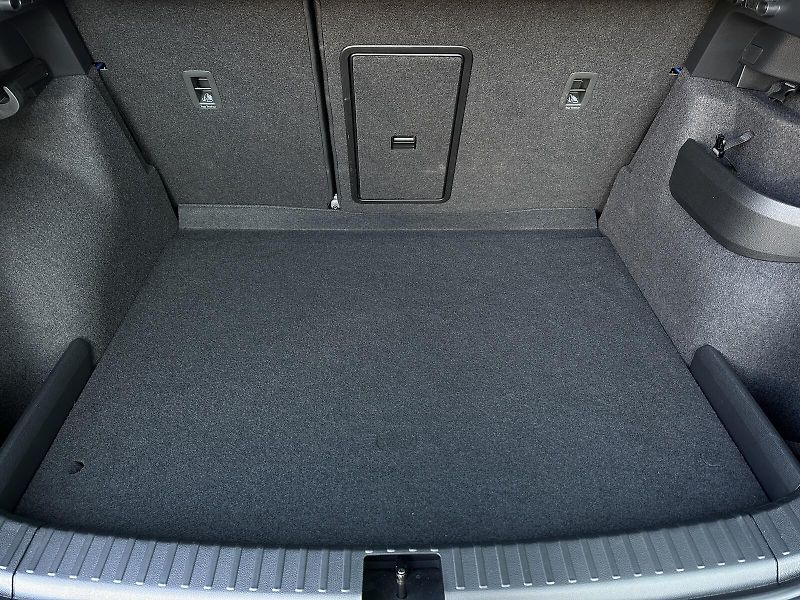 Škoda Karoq 2.0TDi DSG 4x4 150PS Sportline - fotka 46 z 49
