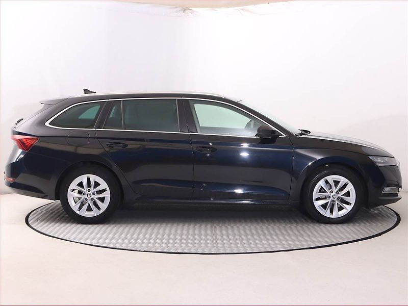 Škoda Octavia (2023) Style 2.0 TDI, Automat - fotka 6 z 24