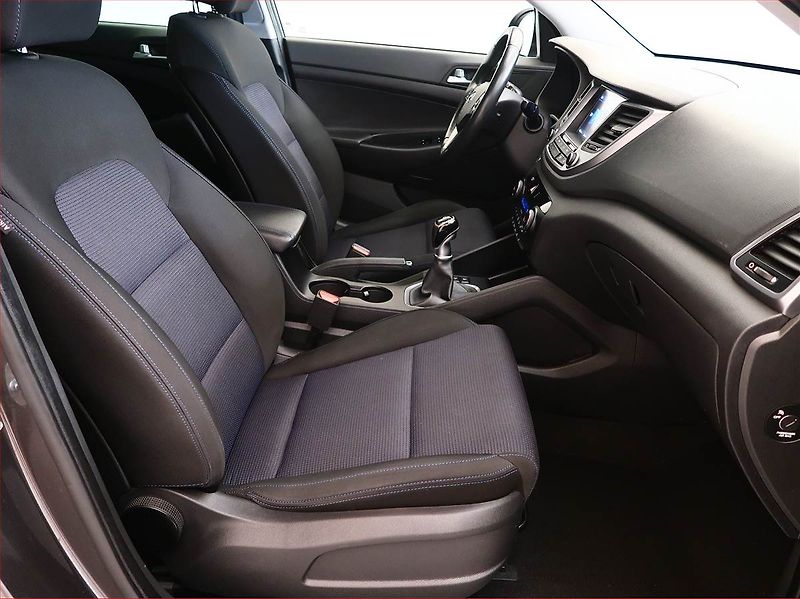 Hyundai Tucson (2016) 1.6 GDI, Serv.kniha, Navi - fotka 9 z 17
