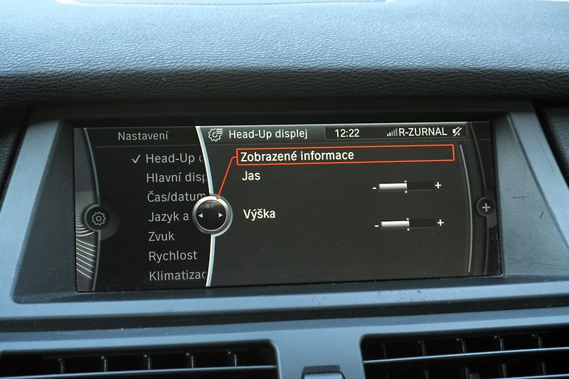 BMW X6 30d, Webasto, LED, HUD, Tažné - fotka 25 z 37