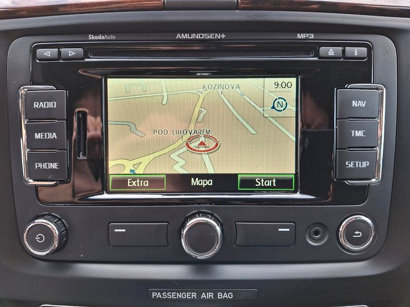 Škoda Superb (2012) Combi Elegance 2,0TDi 125kW DS - fotka 20 z 33