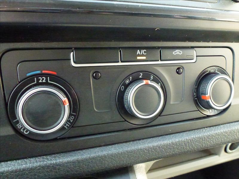 Volkswagen Transporter 2,0 TDI T6 6míst Klima,TZ - fotka 31 z 43