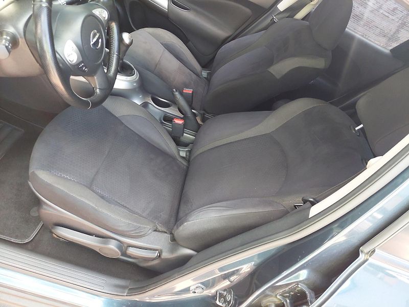 Nissan Juke (2012) TEKNA 1.6 - fotka 15 z 41