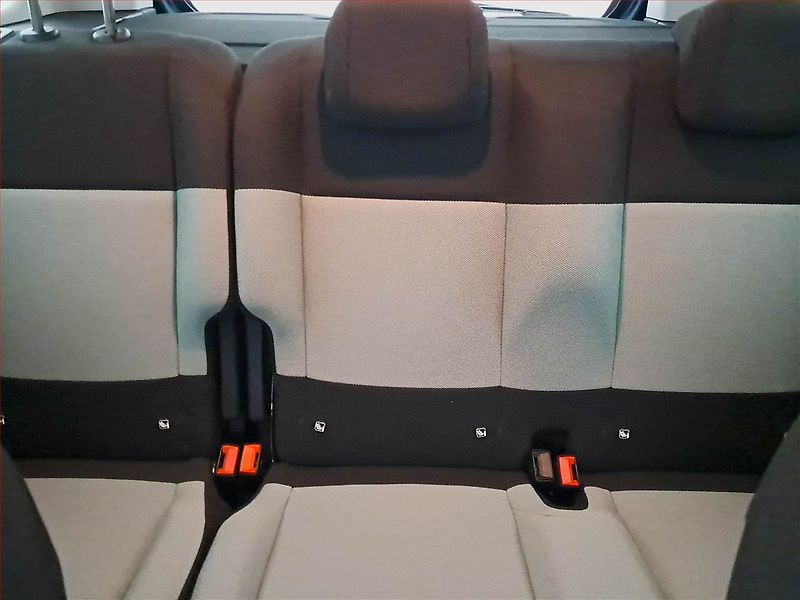 Citroën Berlingo (2020) Feel 1.2 PureTech, 5Míst, ČR - fotka 10 z 16