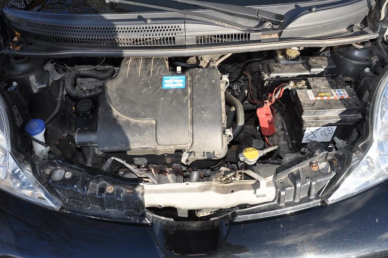 Peugeot 107 1.0i 50kW - fotka 9 z 15