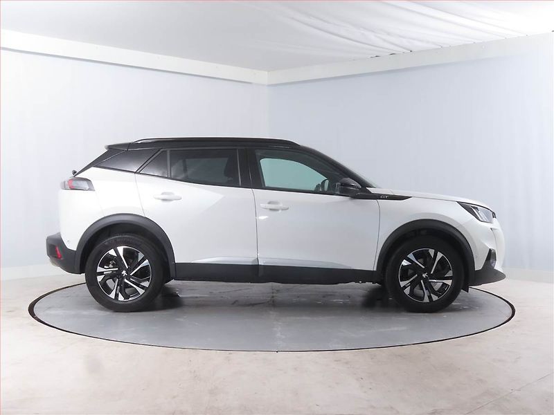 Peugeot 2008 (2022) 1.2 PureTech - fotka 6 z 15