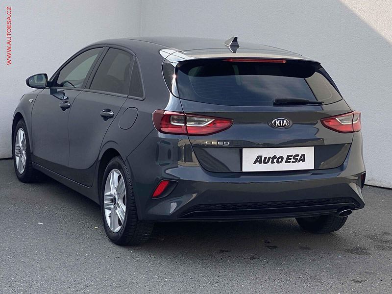 Kia Ceed (2021) 1.5 T-GDi, 1.maj,ČR, Spin - fotka 6 z 18
