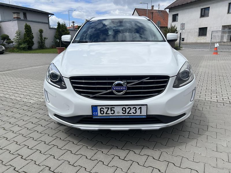 Volvo XC60 2,4 AWD D4 Summum 1.maj.  - fotka 11 z 56
