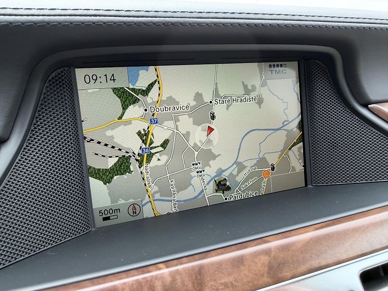 Mercedes-Benz CLS 350 CDI 7G LED NAVI H/K KAMERA - fotka 27 z 45