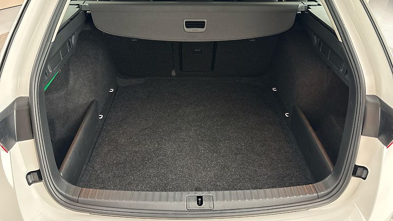Škoda Octavia 2.0 TDI Ambition Combi - fotka 17 z 26