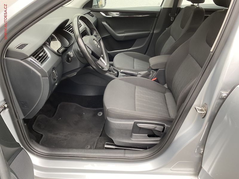Škoda Octavia (2018) 1.6 TDi, 2.maj,ČR, Style - fotka 9 z 18