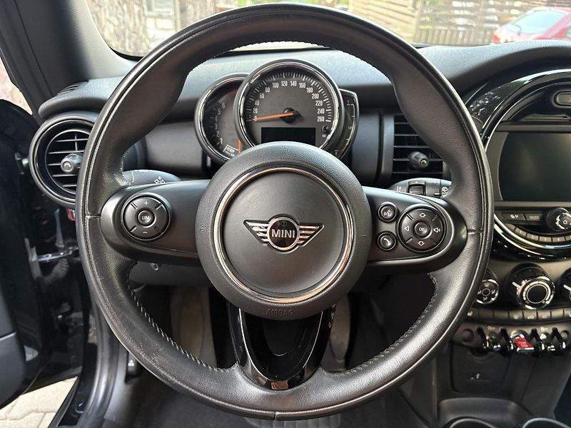 Mini Cooper (2020) 1.5  75 kW Sport Paket - fotka 10 z 14