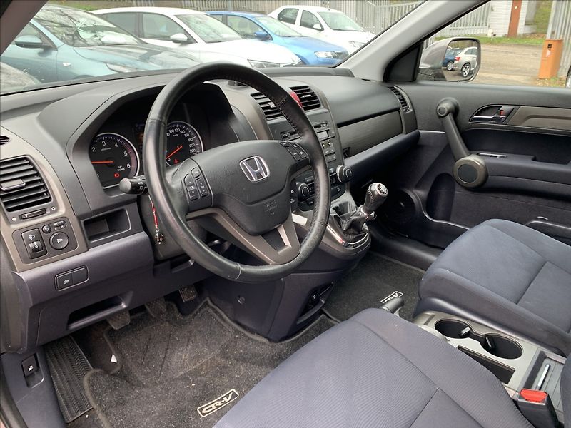 Honda CR-V 2,2 i-DTEC 4x4 SERVISNÍ KNÍŽKA - fotka 11 z 17