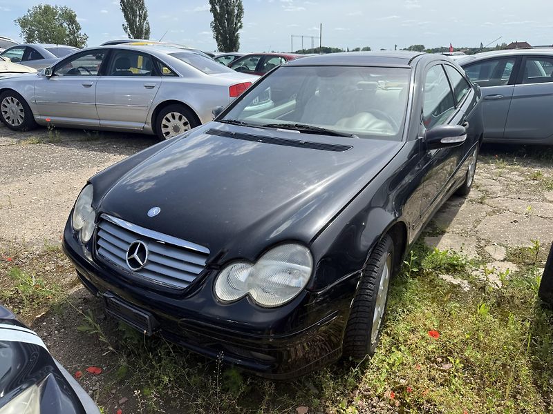 Mercedes-Benz Třídy C (2001) 2.0 95kw - fotka 2 z 17
