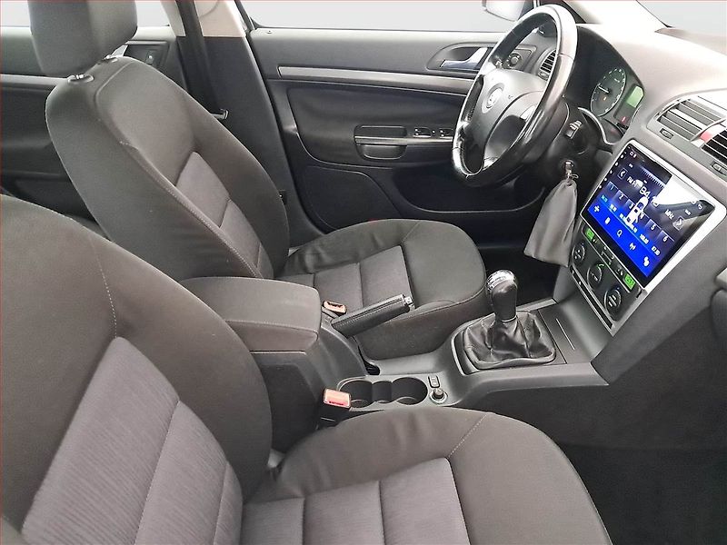Škoda Octavia (2007) Elegance 2.0 TDI, nová STK - fotka 9 z 15
