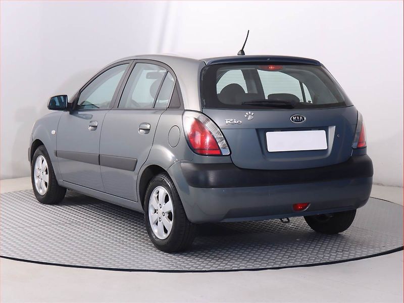 Kia Rio (2007) 1.4 16V, po STK, jezdí výborně - fotka 4 z 15
