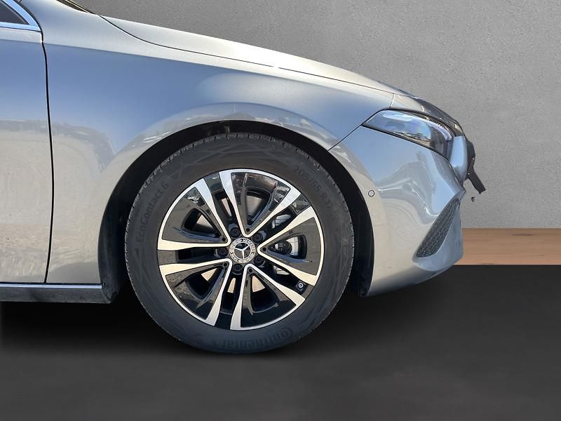 Mercedes-Benz Třídy A A-Třída 180 Progressive Editio - fotka 9 z 20