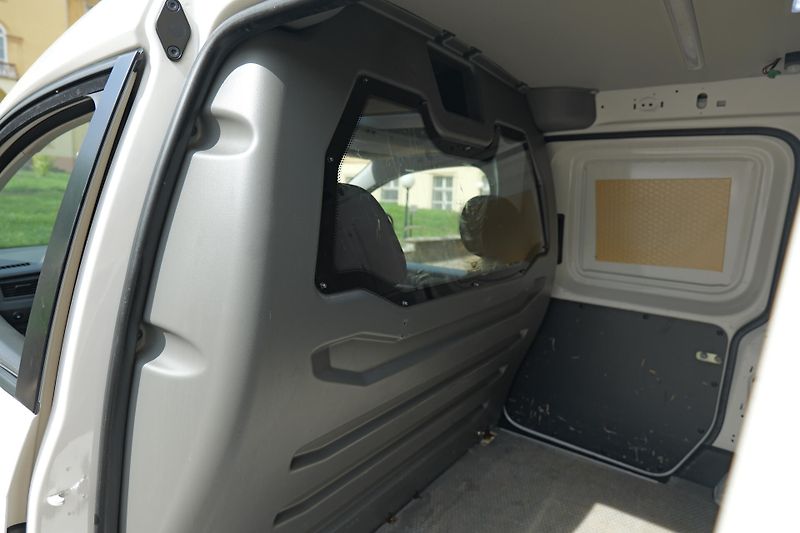 Volkswagen Caddy 1.4 TSi DSG Kam CarPlay Tažné - fotka 11 z 33