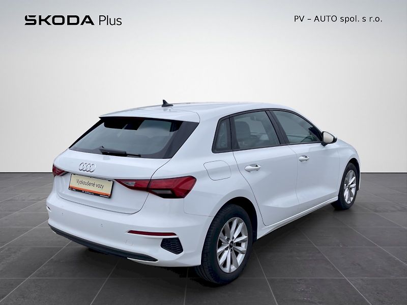 Audi A3 (2023) 30 TFSI 81 kW S-Tronic Basis - fotka 2 z 33