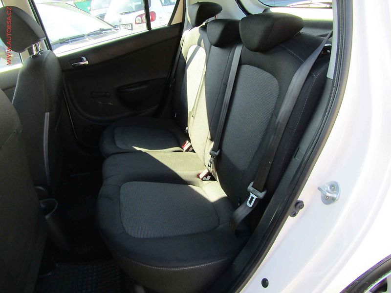 Hyundai i20 (2013) 1.2i, ČR, servis.kniha, AC - fotka 10 z 19