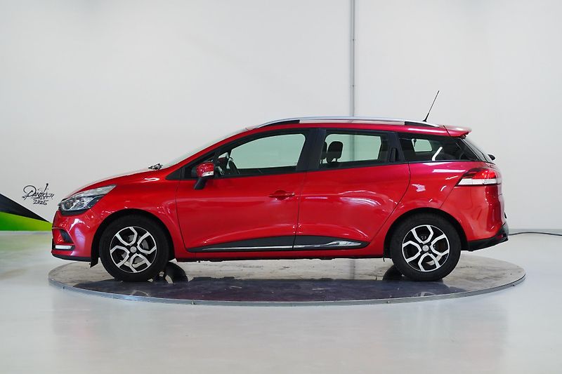 Renault Clio - fotka 3 z 24