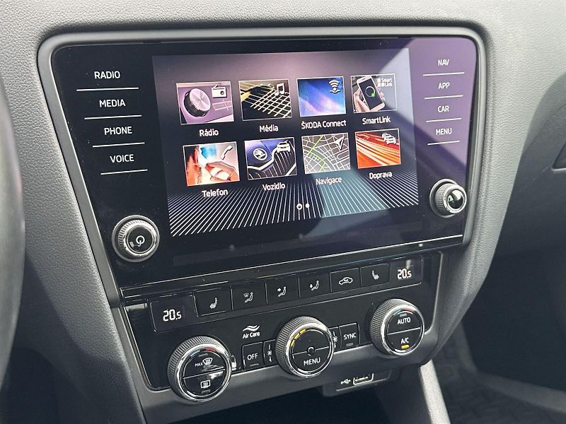 Škoda Octavia (2019) Combi 1.5 TSI G-TEC DSG Style - fotka 21 z 32