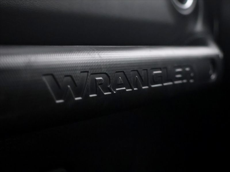 Jeep Wrangler Rubicon 2,0 4xe Unlimited CZ D - fotka 27 z 35