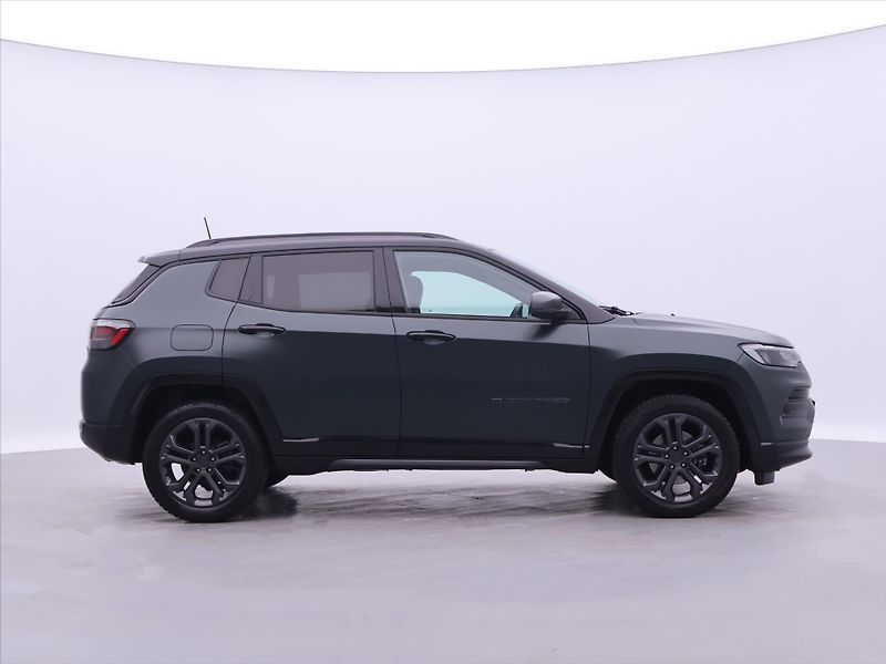 Jeep Compass 1,3 GSE 110kW 80th Anniversary - fotka 8 z 35