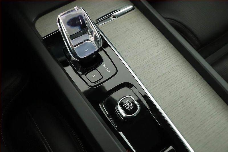 Volvo S60 (2023) B4 - fotka 16 z 20