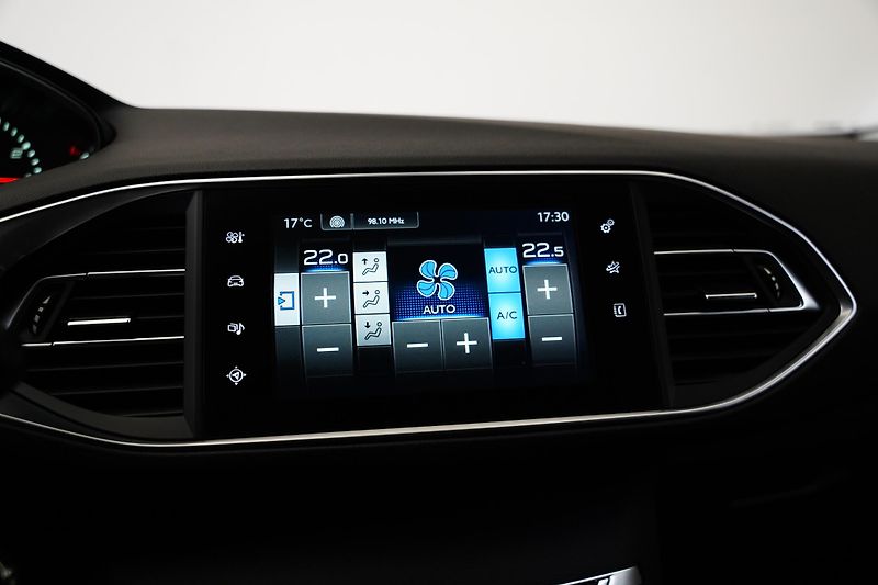 Peugeot 308 - fotka 21 z 25