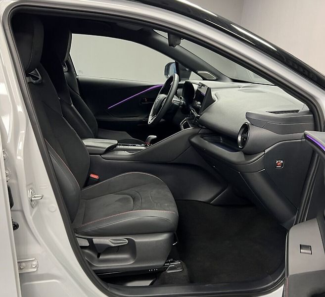 Toyota C-HR 2,0 Hybrid AT GR SPORT PREMIER - fotka 10 z 18