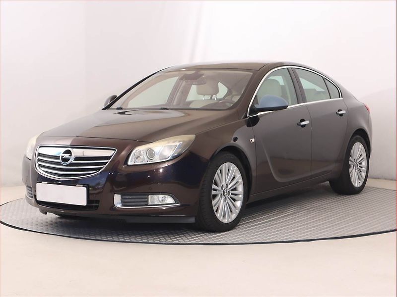 Opel Insignia (2012) 2.0 CDTI, Serv.kniha, Navi - fotka 2 z 17