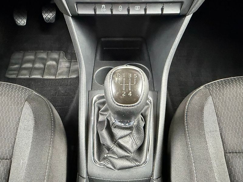 Škoda Rapid 1.2 TSI SPACEBACK AMBITION FRE - fotka 12 z 15