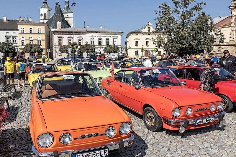 Sraz veteránů Škoda 110R v Uničově