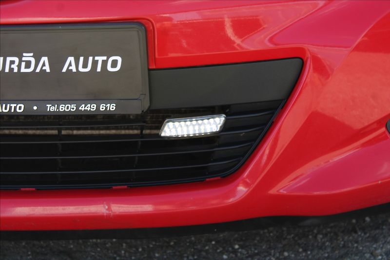 Toyota Yaris 1,3 VVT-i  NOVÉ V ČR,TAŽNÉ - fotka 25 z 25